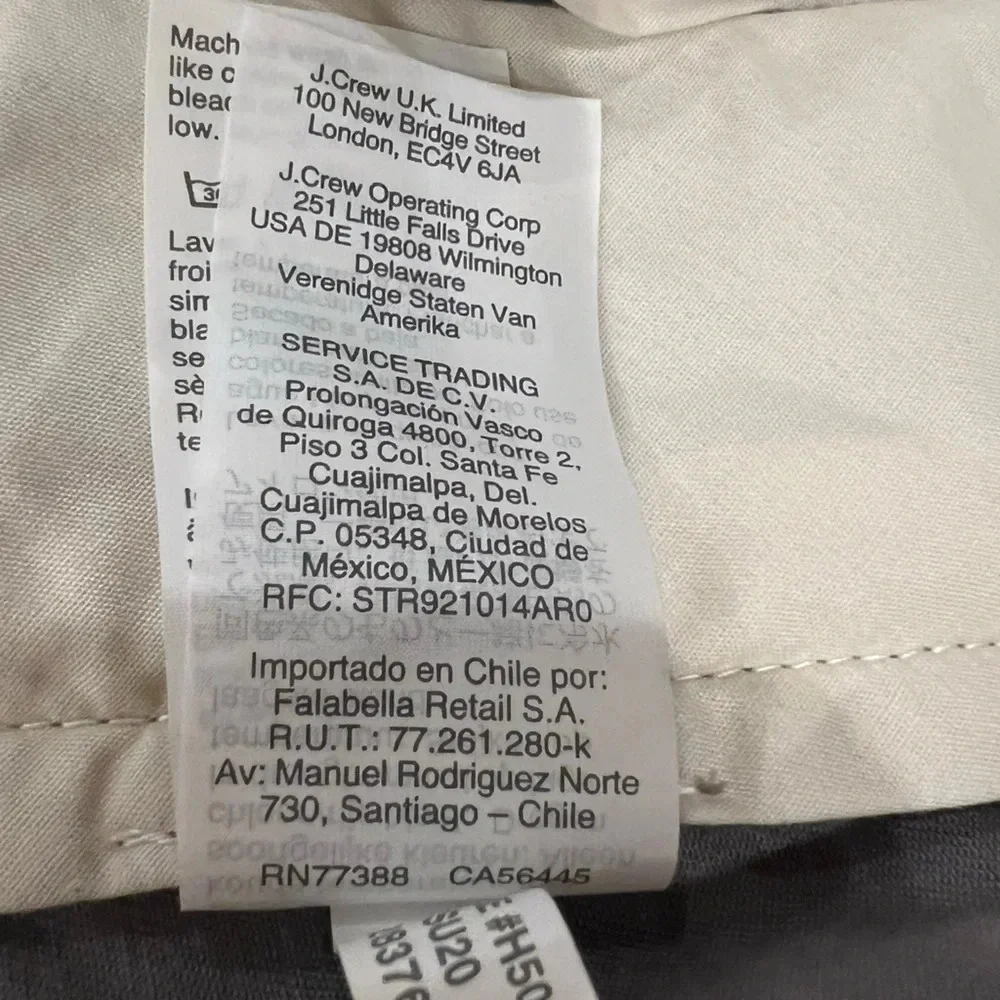 J crew Men’s gray shorts. Size 33, Good condition Waist 17”, Inseam 9”